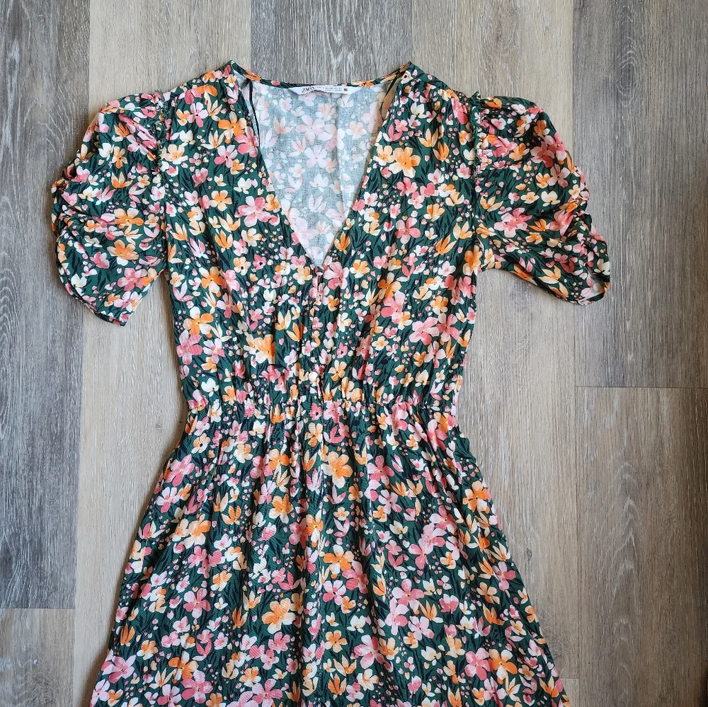 BEAUTIFUL ZARA DRESS - Picture 4 of 16